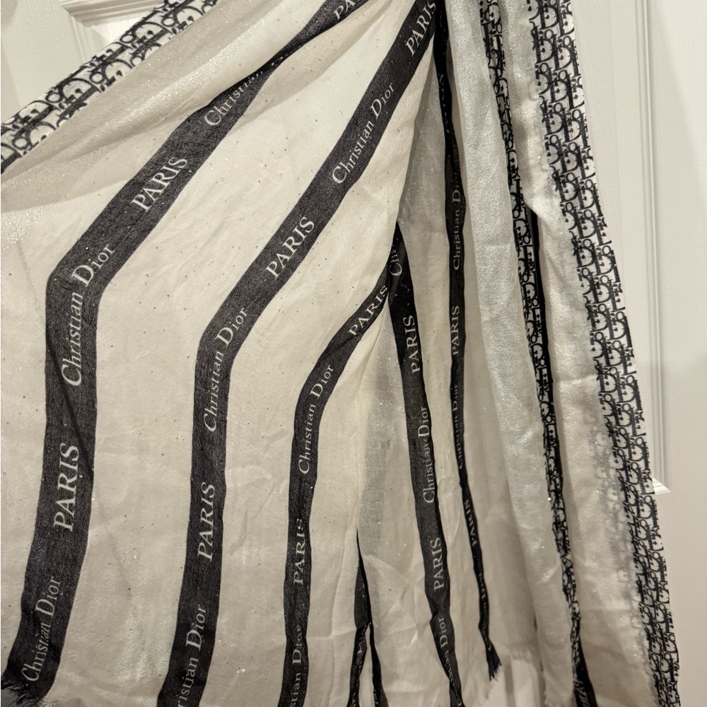 Scarf - Picture 4 of 4